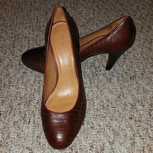 Antonio Melani Pumps